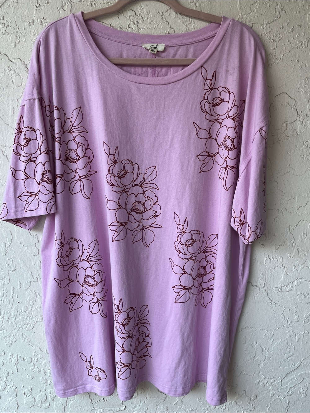Easel Short Sleeve Wide Scoop Neck Lavender w/ Burgundy Floral Sprays Tunic Top